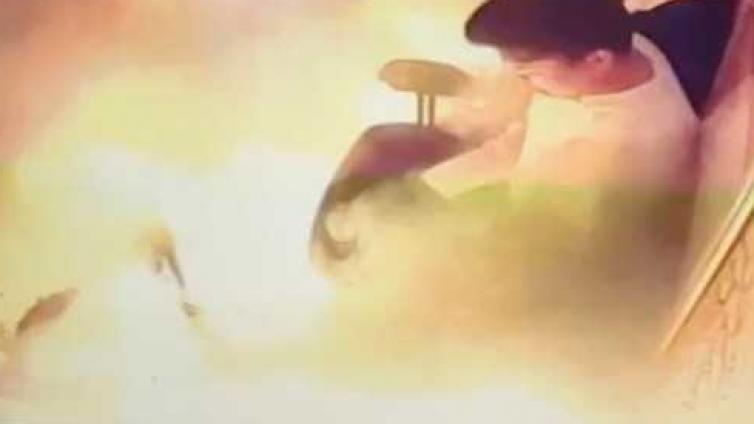 揪心！电瓶车电梯内爆燃 包括一名婴儿在内多人被烧伤